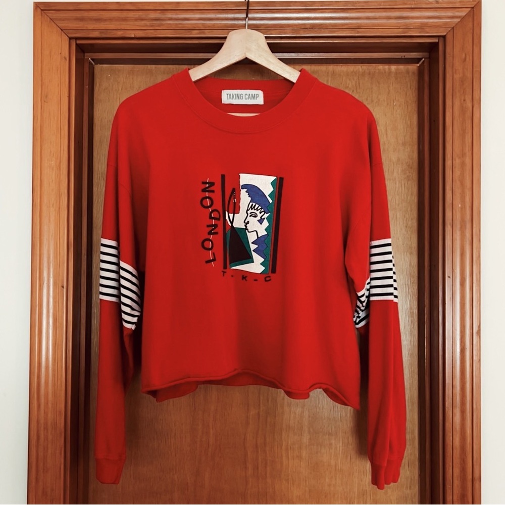Vintage Cropped Long-Sleeve London Graphic Tee